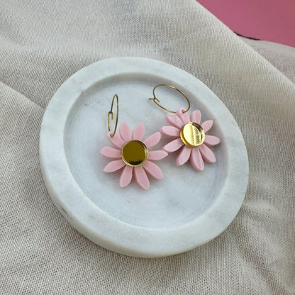 DAISY HOOPS | PINK